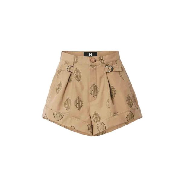 Fashionable casual shorts designed for comfort