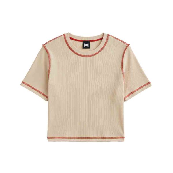Classic round-neck t-shirt with modern tailoring