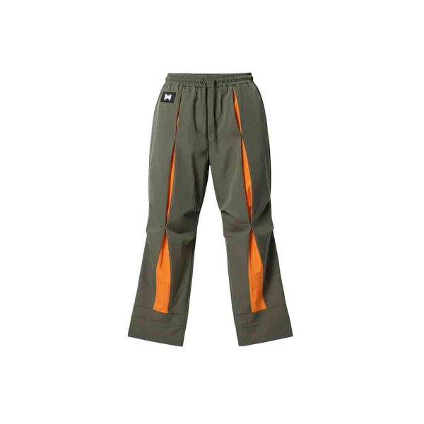 Minimalist trousers made for smart casual wear