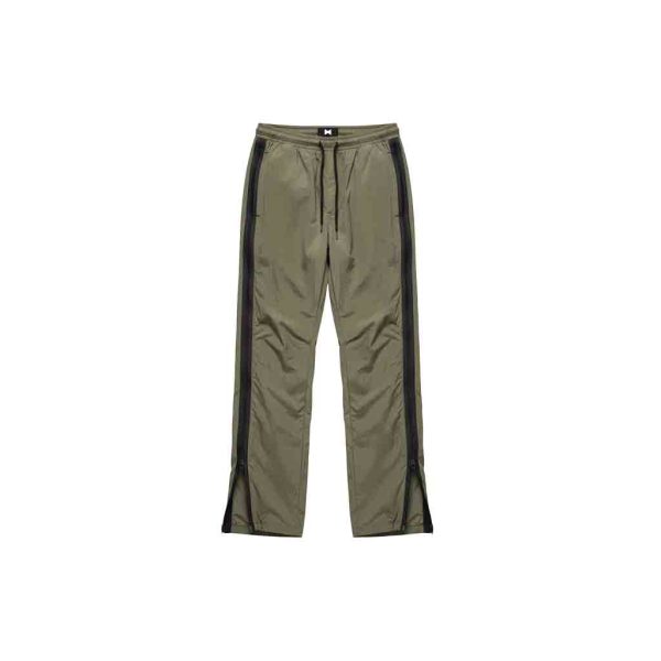 Polished trousers with a comfortable feel