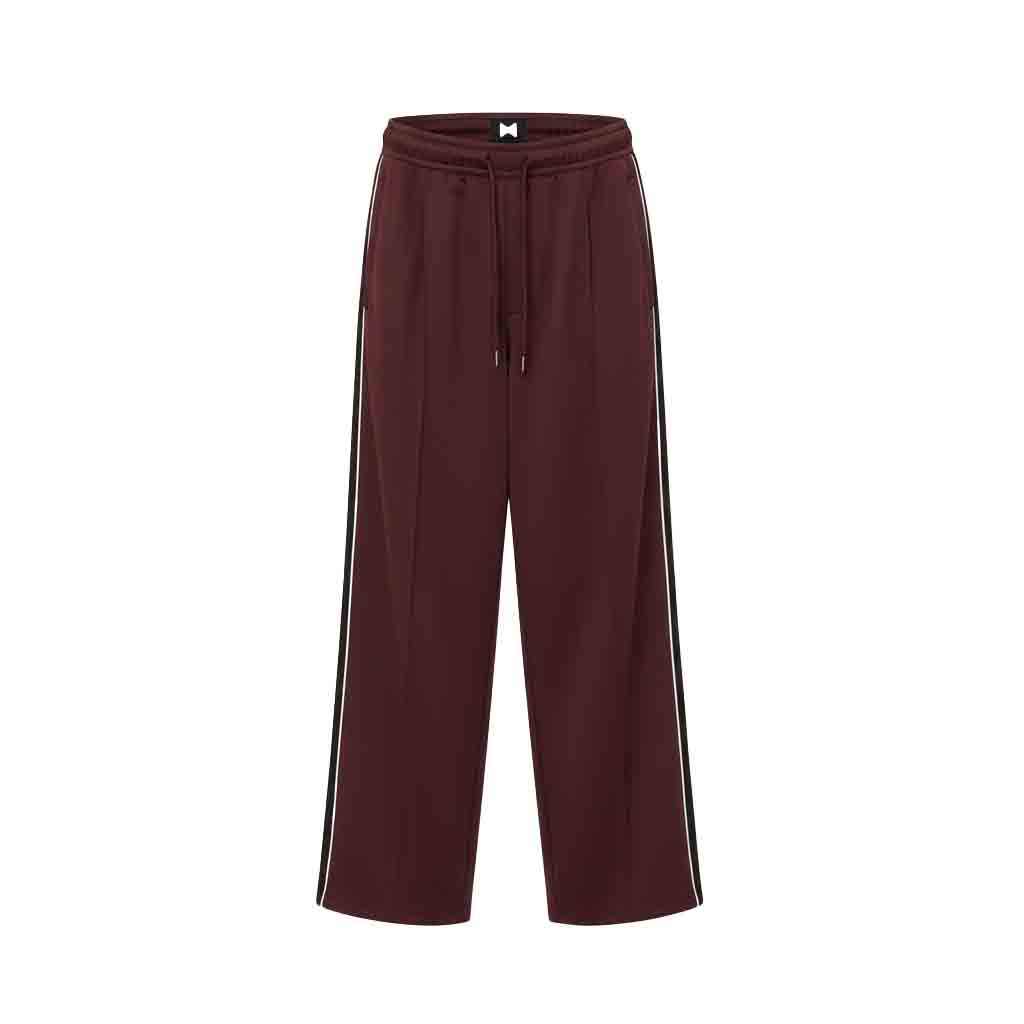 Premium tracksuit offering relaxed yet stylish comfort - Image 2