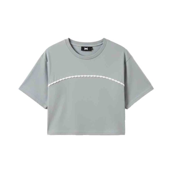 Modern cut t-shirt with premium fabric feel