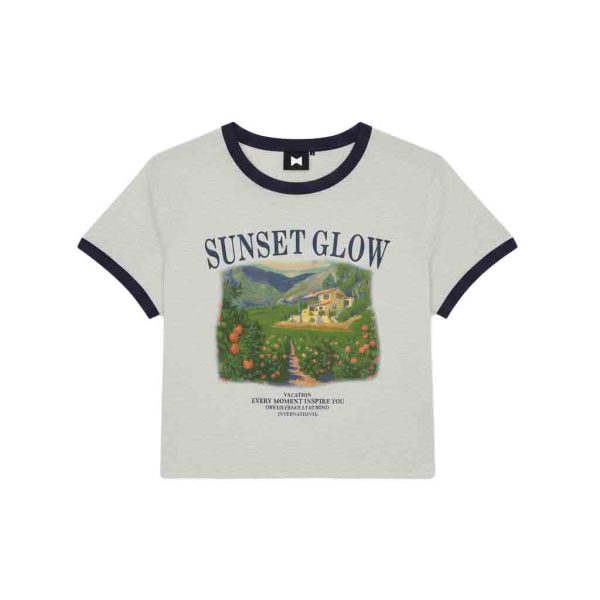 Fitted fashion tee with flattering feminine cut