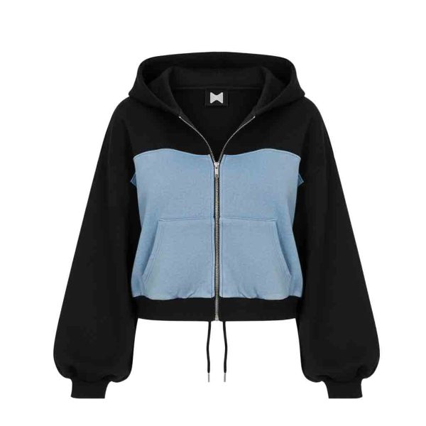 Smooth fabric tracksuit with easy movement