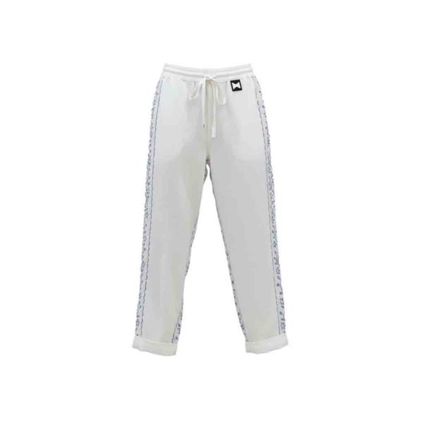 Chic casual pants with smooth fabric finish