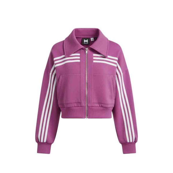 Stylish women’s tracksuit with modern athletic fit